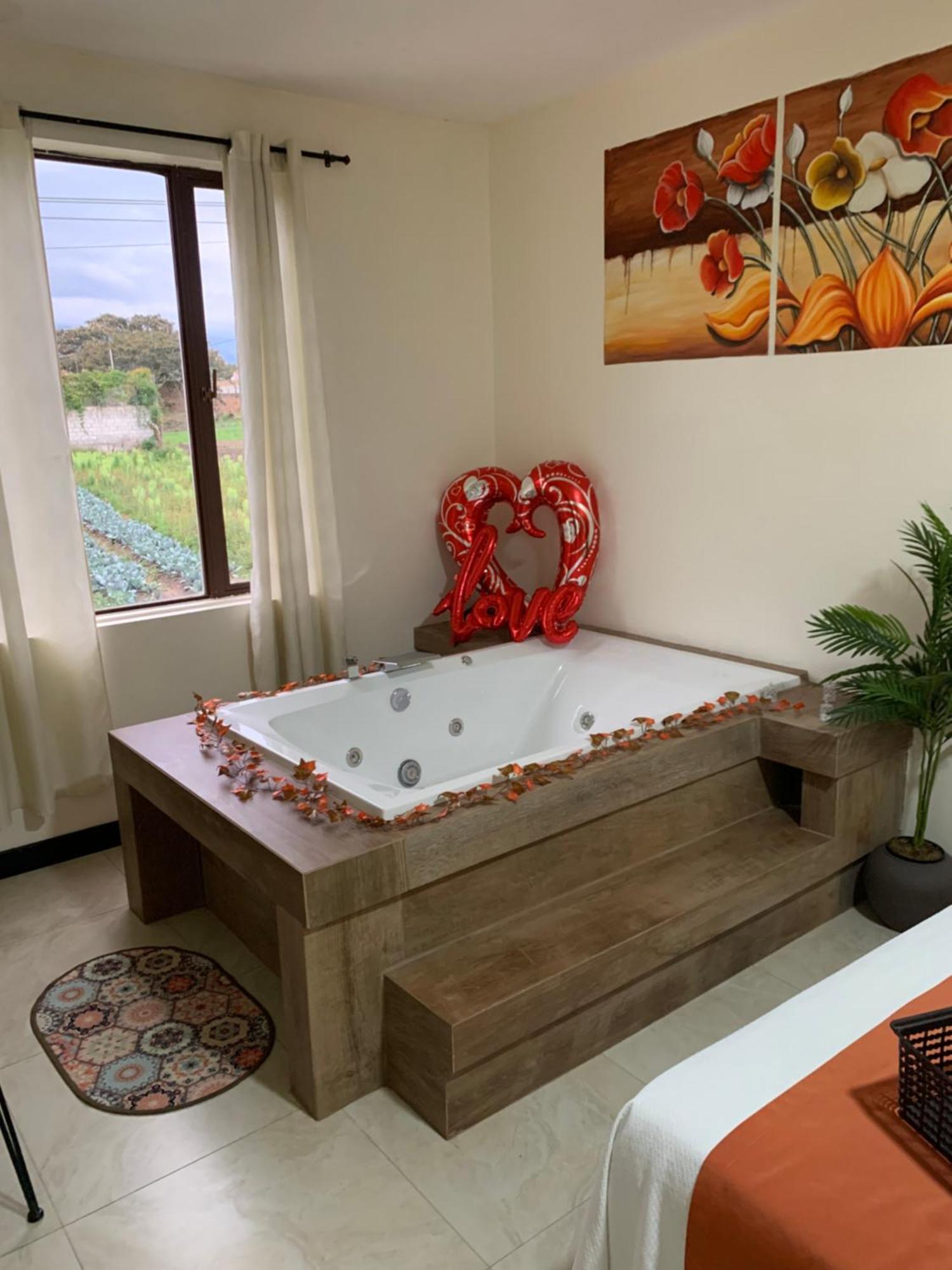 Hotel Las Mercedes Airport-Quito Tababela Zewnętrze zdjęcie