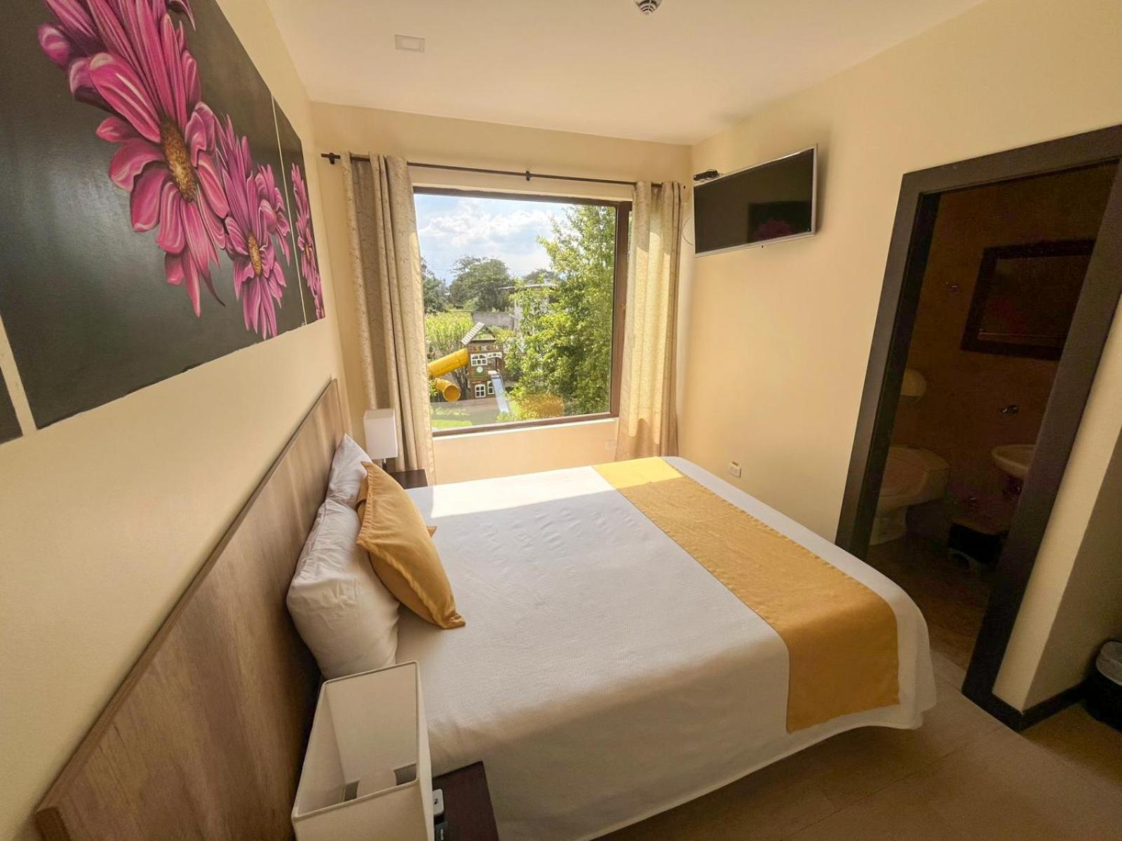 Hotel Las Mercedes Airport-Quito Tababela Zewnętrze zdjęcie